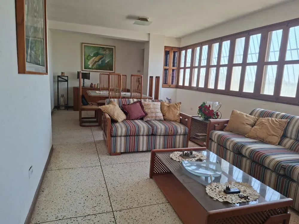 VENDO APARTAMENTO AMPLIO PARA ACTUALIZAR EN CONJUNTO RESIDENCIAL LA PECERA EN LA URB LOS OLIVOS - 8
