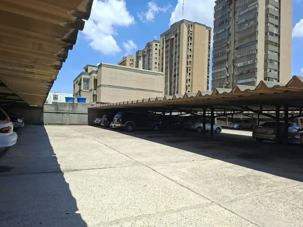 VENDO APARTAMENTO AMPLIO PARA ACTUALIZAR EN CONJUNTO RESIDENCIAL LA PECERA EN LA URB LOS OLIVOS - 31