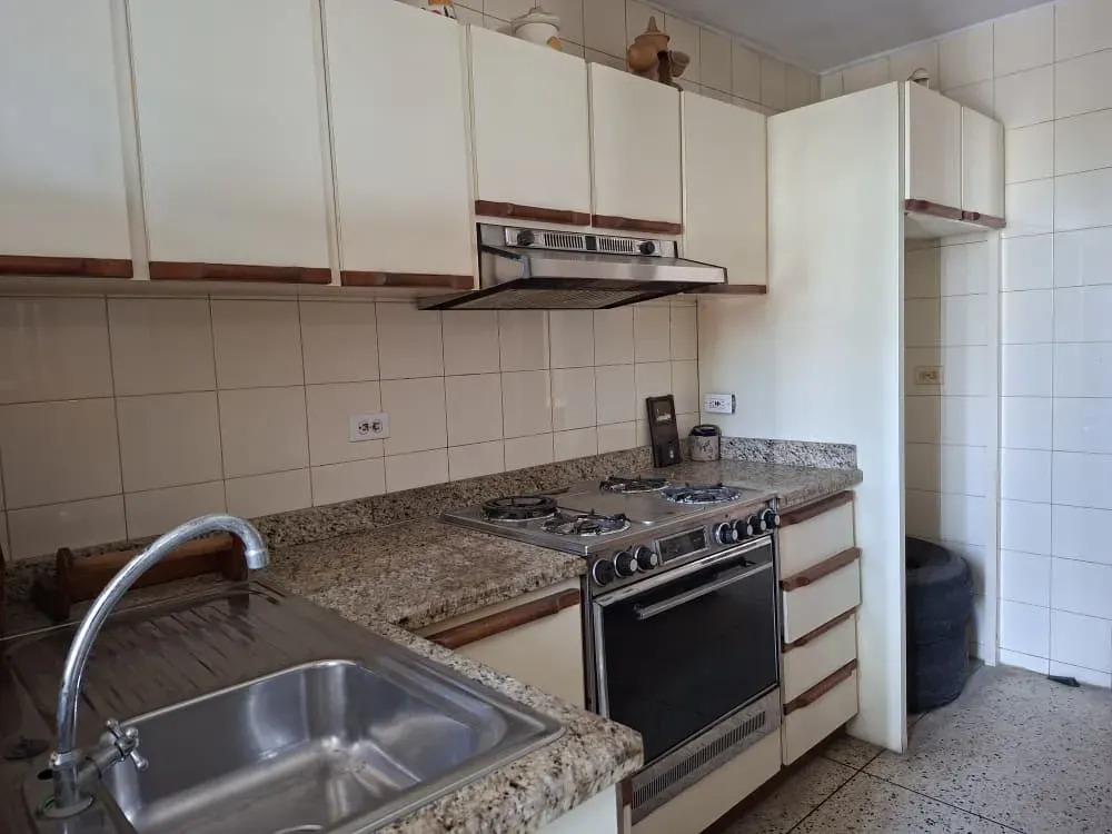 VENDO APARTAMENTO AMPLIO PARA ACTUALIZAR EN CONJUNTO RESIDENCIAL LA PECERA EN LA URB LOS OLIVOS - 32
