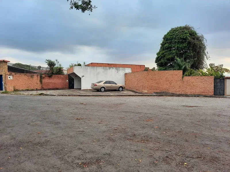 GRAN OPORTUNIDAD VENDO TERRENO DE 1.522 m2. EN CALLE CERRADA CON VIGILANCIA EN CUMBRES DE CURUMO - 5