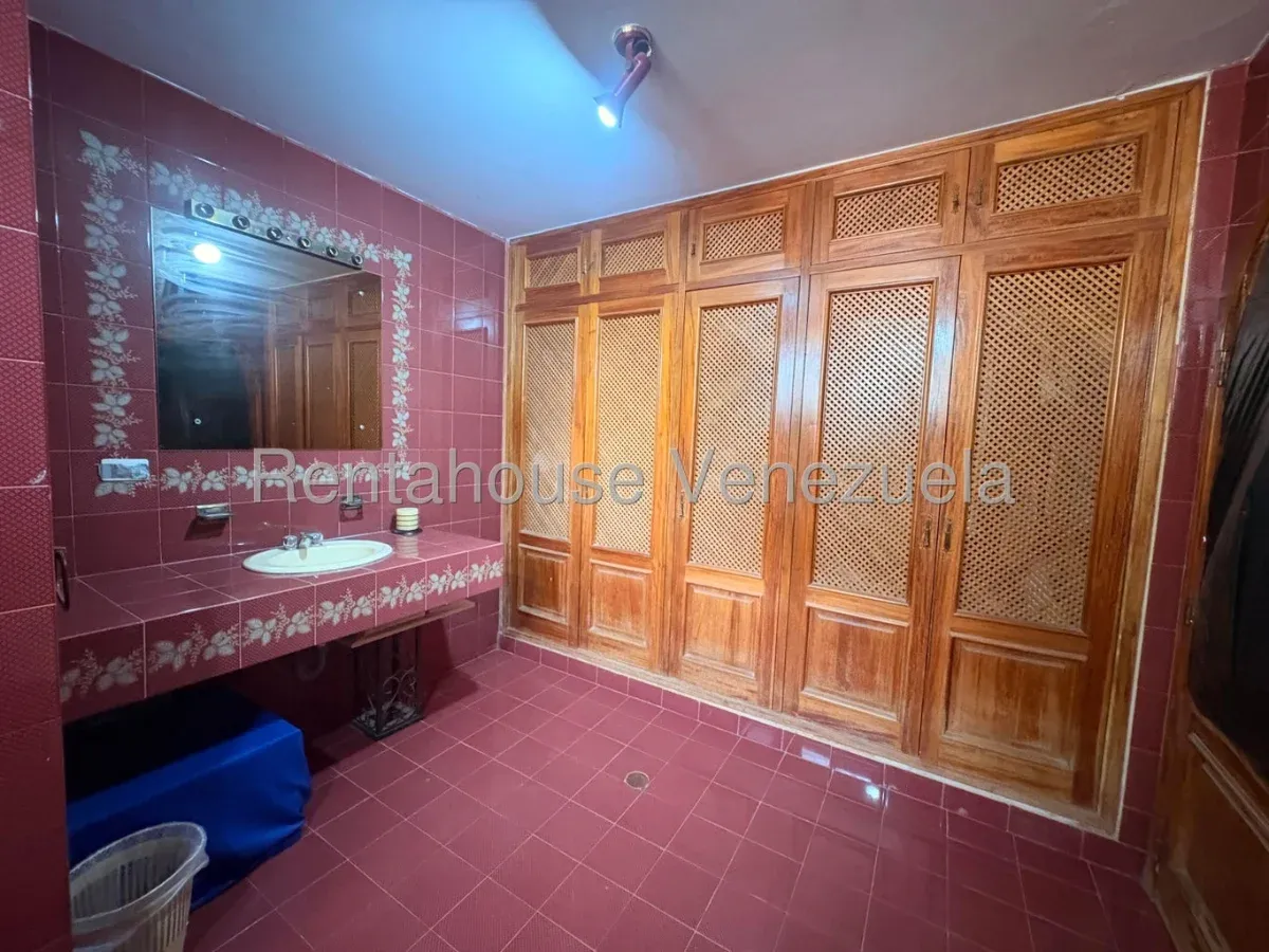 Bella Casa En Venta En El Sector Irama MLS #26-17570 - 18