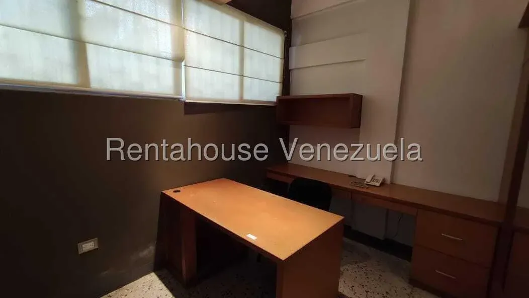 Amplia Oficina En Alquiler, Sector San Martin MLS #26-13639 - 13