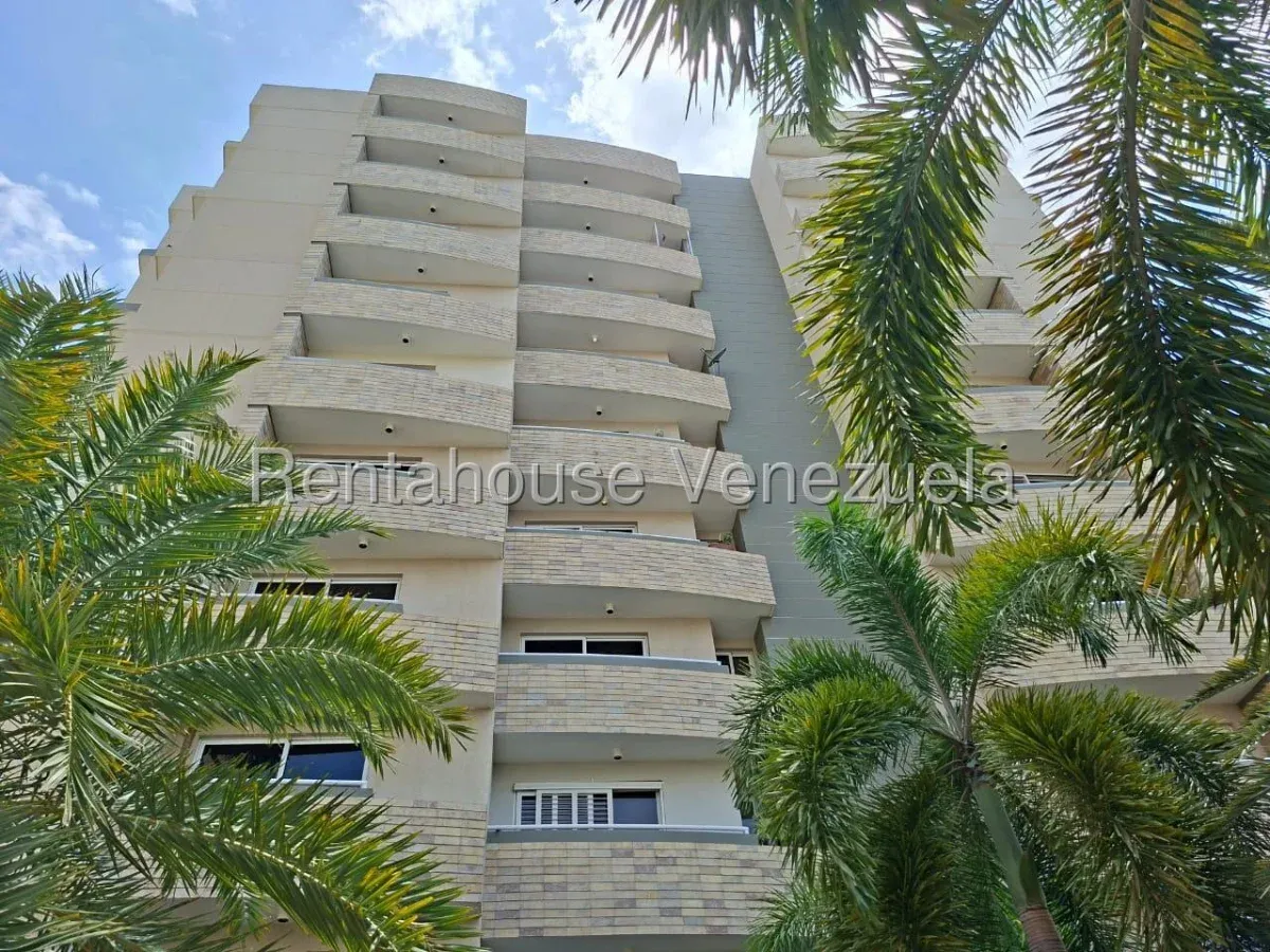 Hermoso Apartamento En VENTA En La Av. Milagro Norte MLS #26-20922