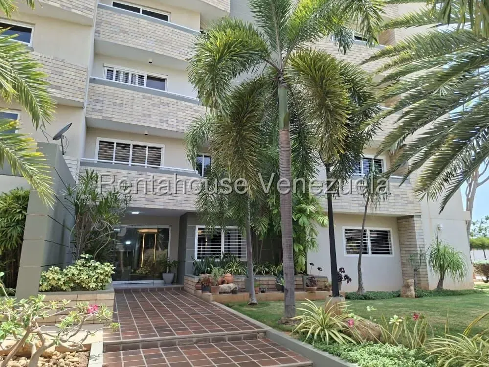 Hermoso Apartamento En VENTA En La Av. Milagro Norte MLS #26-20922 - 3