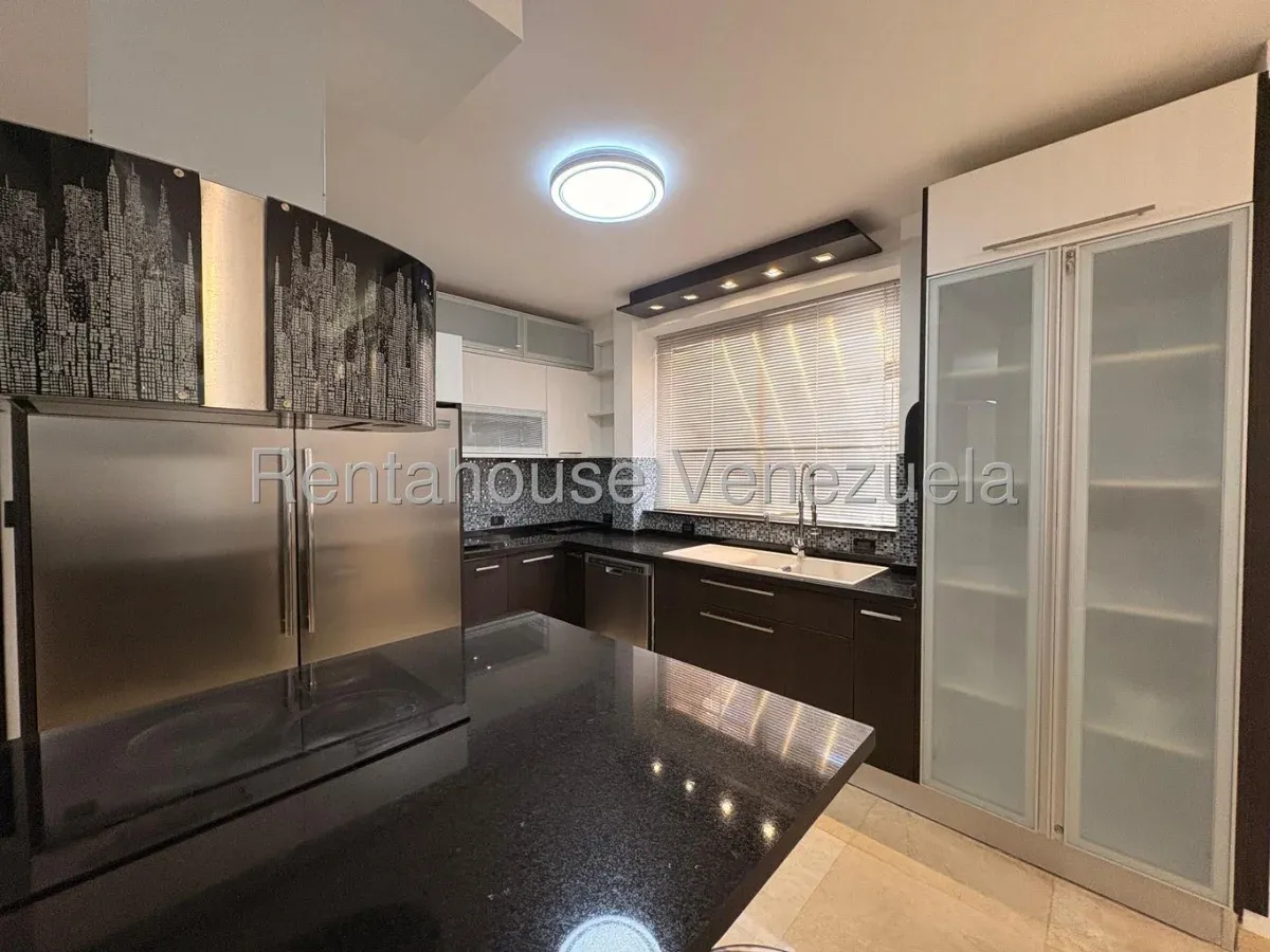 Amplio Town-House En Venta En Doral Norte MLS #26-13910 - 6