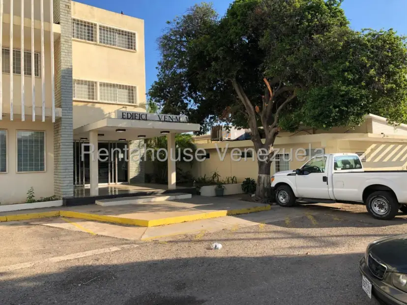 Amplia Oficina En ALQUILER En El Milagro MLS #26-16313