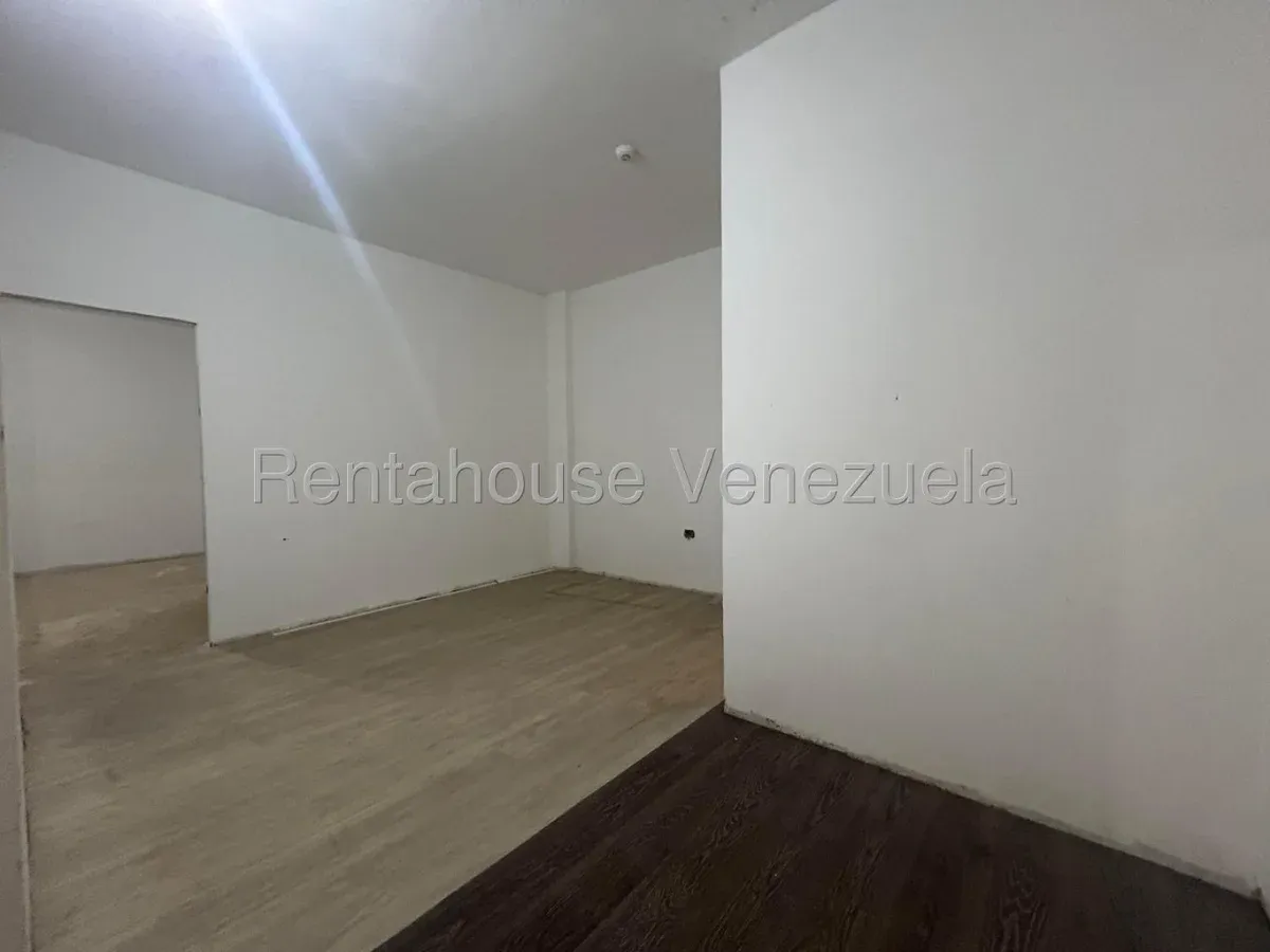 Amplio Local Comercial En Semi Gris En Alquiler La Av. Milagro Norte MLS #26-20563 - 10