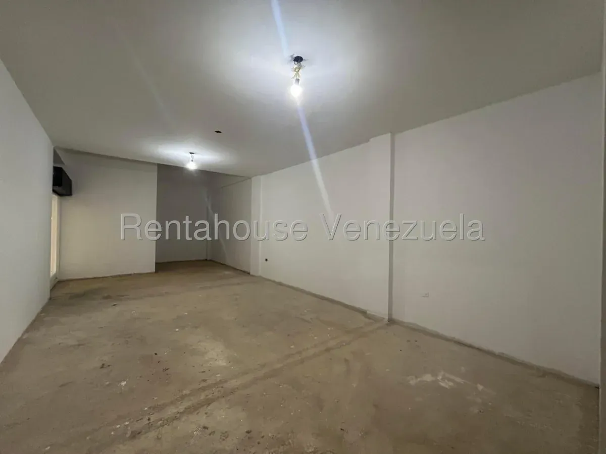 Amplio Local Comercial En Semi Gris En Alquiler La Av. Milagro Norte MLS #26-20563 - 19