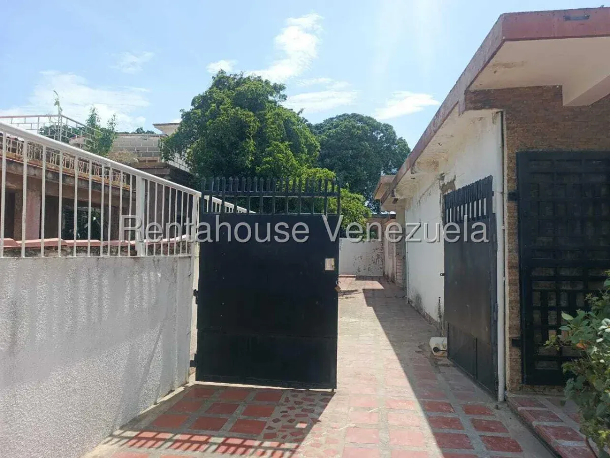 Local Comercial En ALQUILER En El Centro MLS #26-3649 - 7