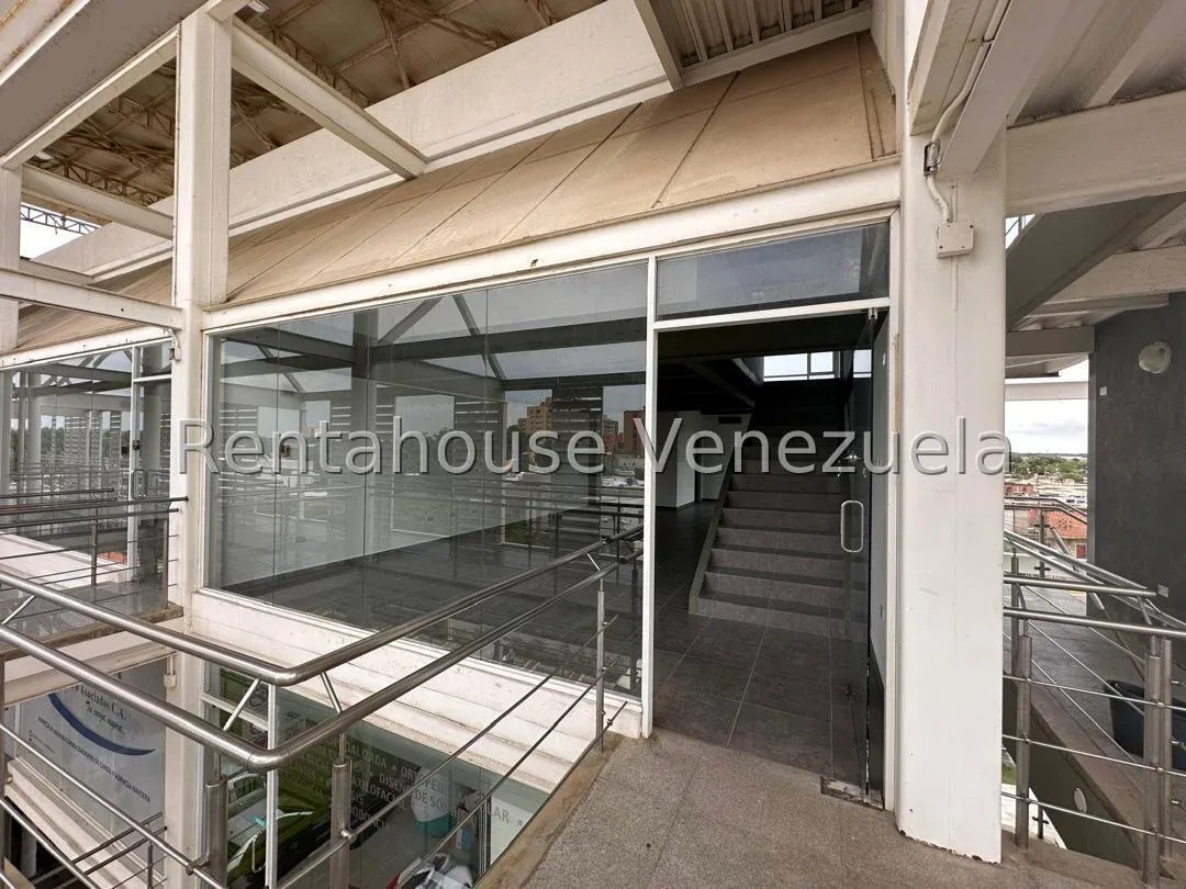 Amplia Oficina En Alquiler En El Sector Zapara MLS #25-6252 - 2