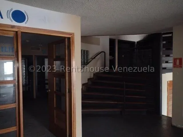 Amplio Local Comercial En ALQUILER En 5 De Julio MLS #24-4231  - 13