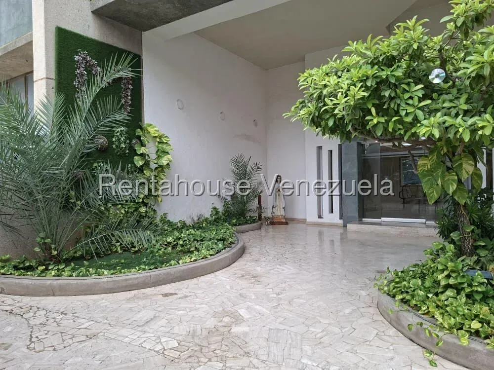 Bello Apartamento En VENTA En El Sector La Lago MLS #26-21452 - 2