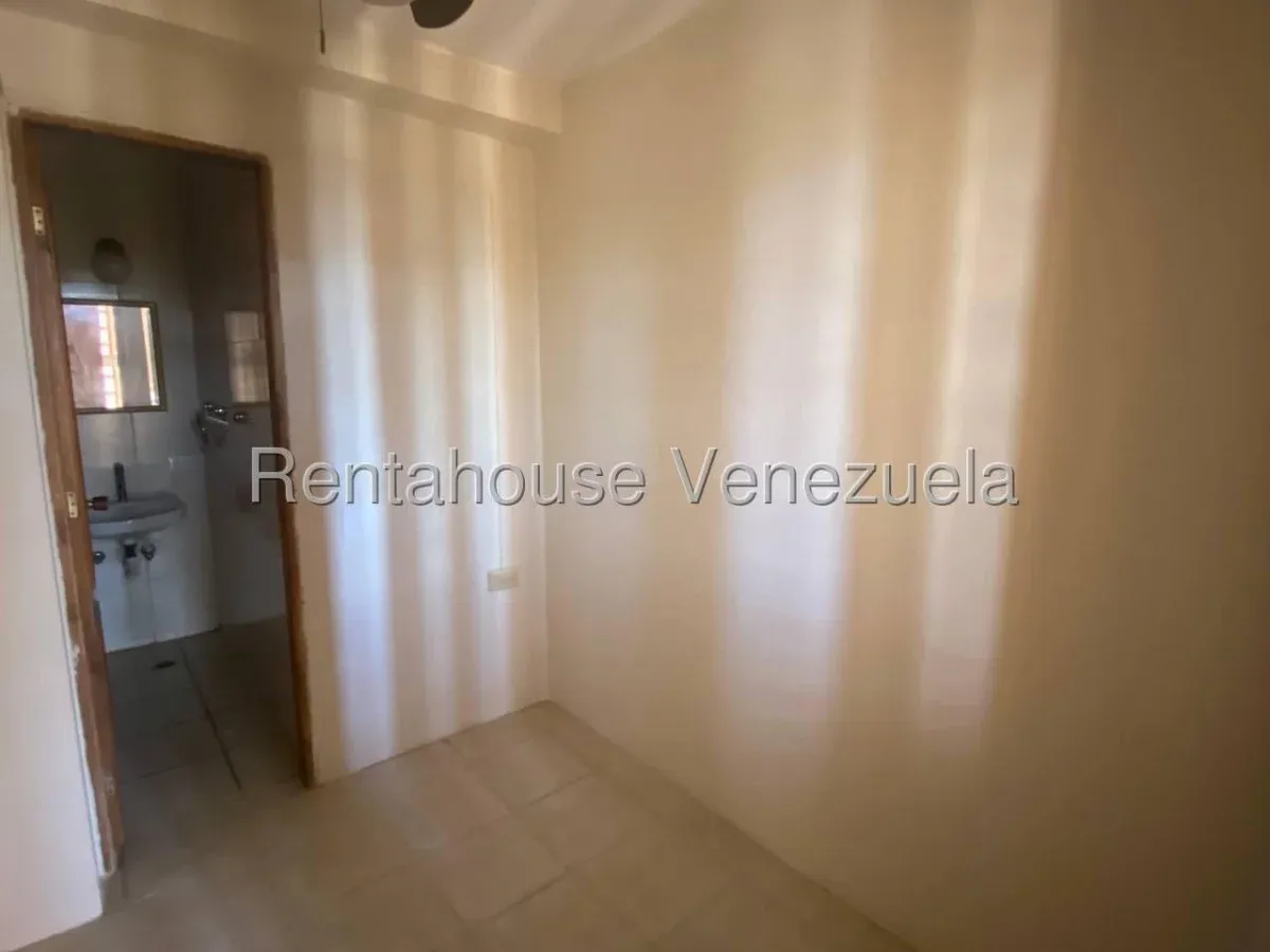 Apartamento Amoblado En Alquiler, Sector La Lago MLS #26-6327 - 8
