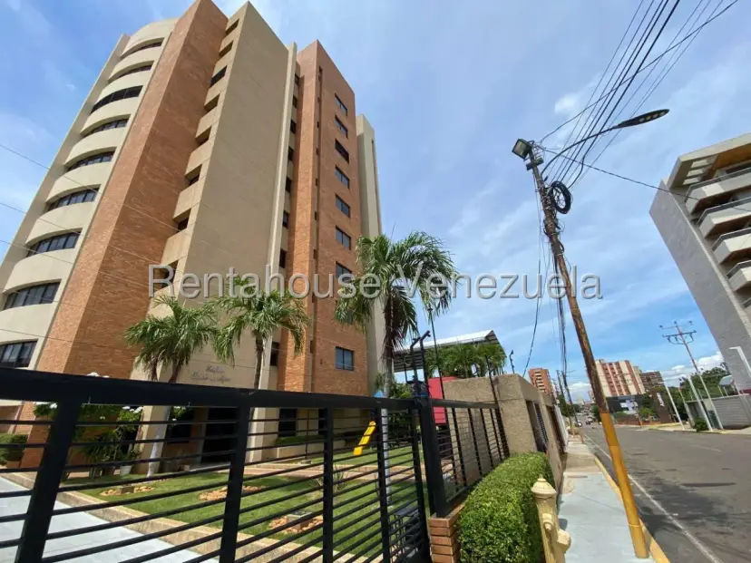 Apartamento En ALQUILER Con Planta Y Pozo, Sector Bellas Artes MLS #26-3732