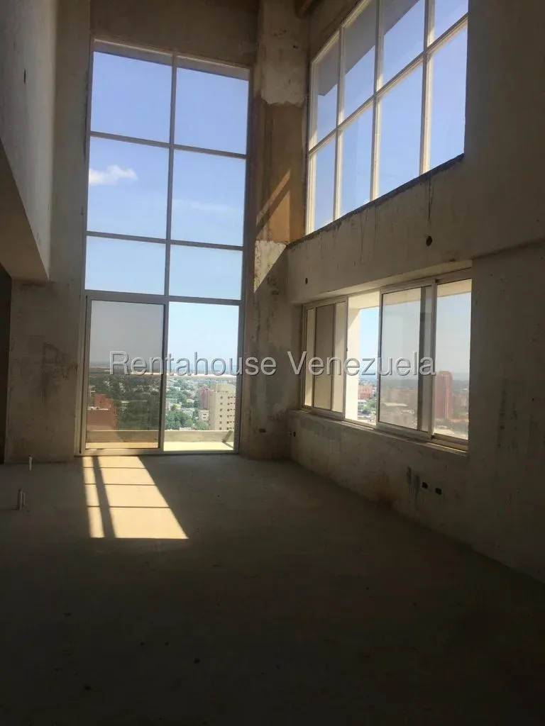 Pent-House En Gris En Venta, Sector Tierra Negra MLS #26-614 - 17