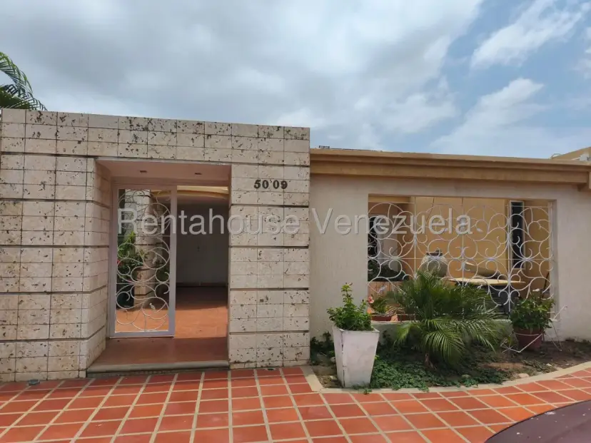 Hermosa Casa Amoblada En ALQUILER En El Portal MLS #26-17822
