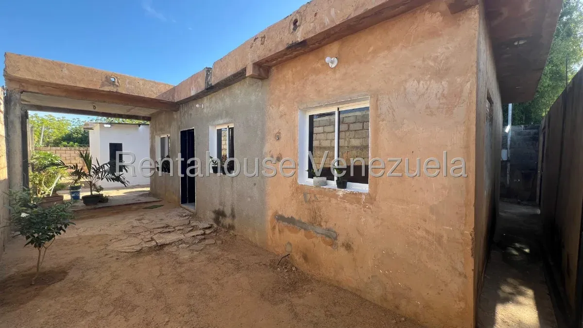 Casa En Semi-Gris En VENTA, Sector Los Modines MLS #26-16327 - 9