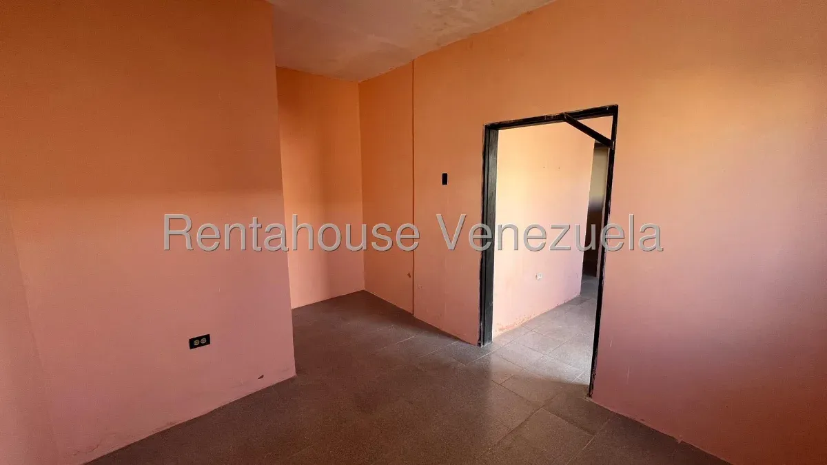 Casa En Semi-Gris En VENTA, Sector Los Modines MLS #26-16327 - 13