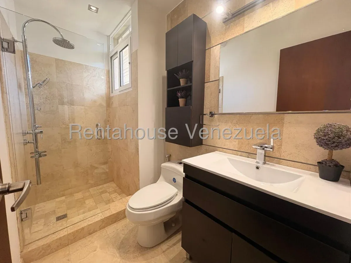 Bello Town-House En Venta En Doral Norte MLS #26-13910 - 9