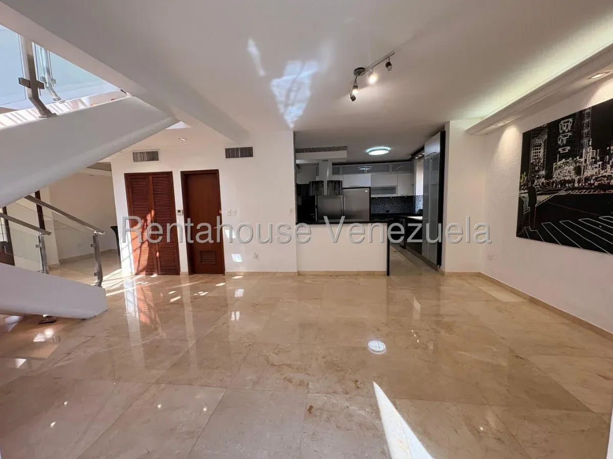 Bello Town-House En Venta En Doral Norte MLS #26-13910 - 14
