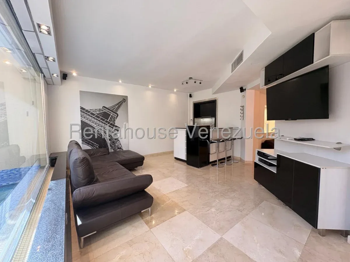 Bello Town-House En Venta En Doral Norte MLS #26-13910 - 15