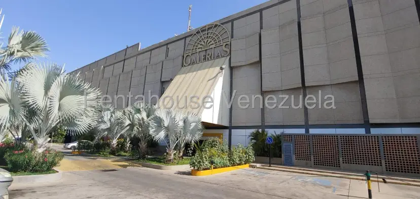 Local Comercial En VENTA En La Limpia MLS #26-22260