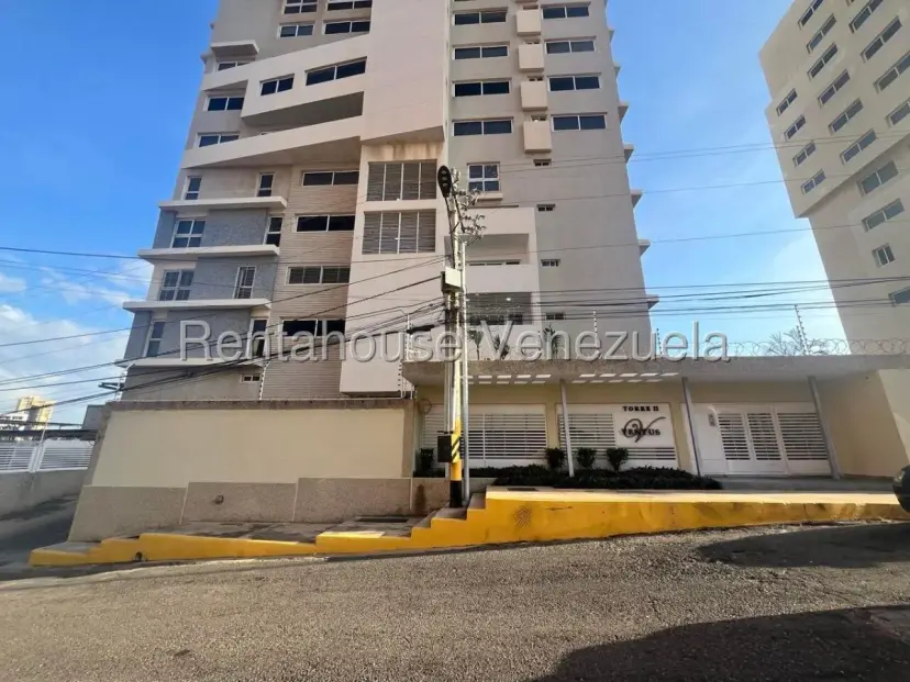 Apartamento En ALQUILER Con Excelente Ubicación 