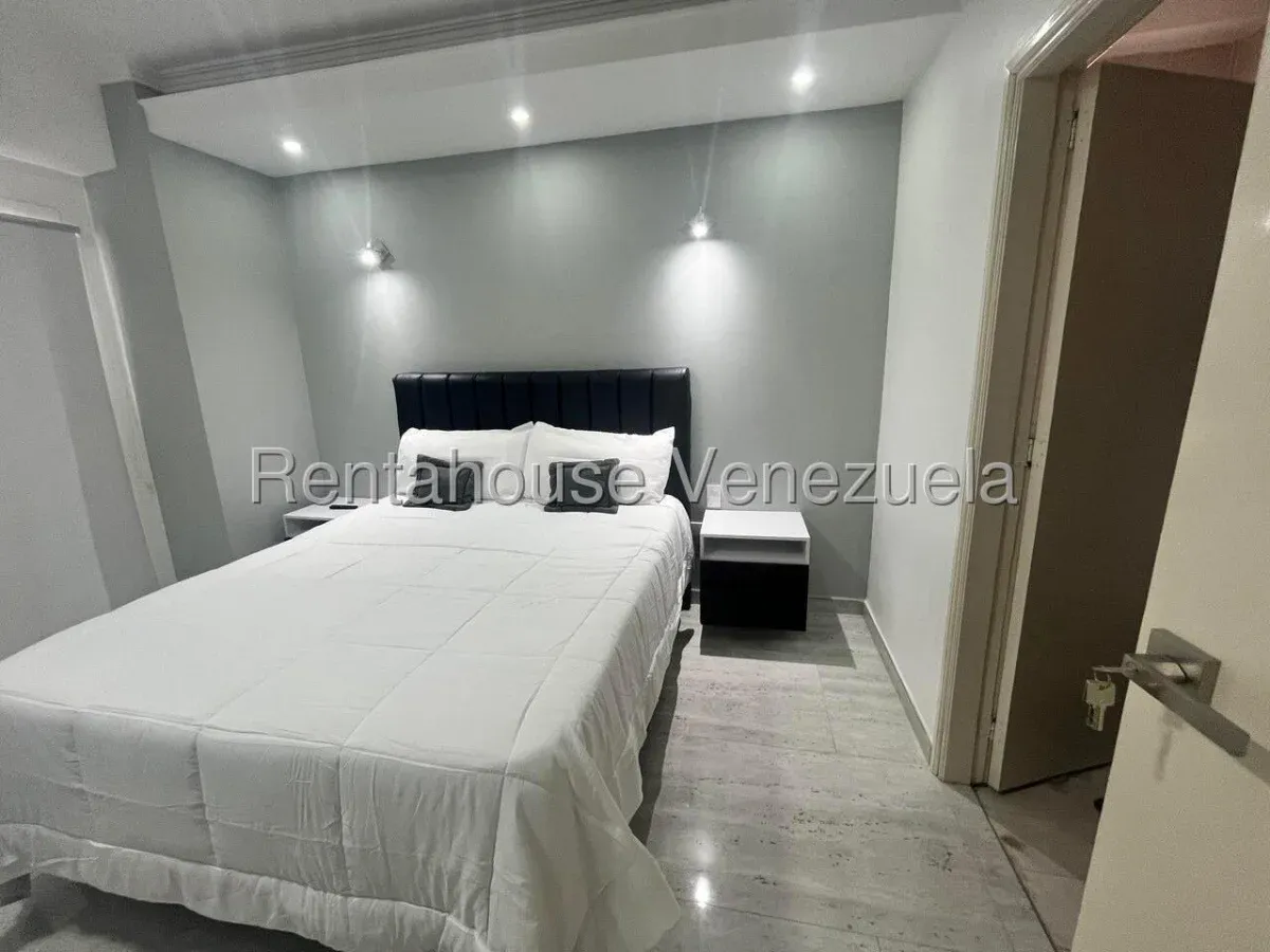 Apartamento En ALQUILER Con Excelente Ubicación  - 4