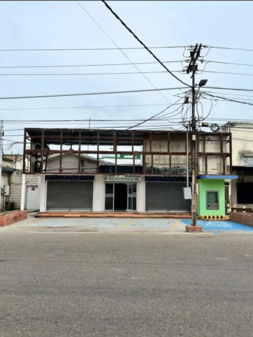 Casa Comercial En ALQUILER En Tierra Negra