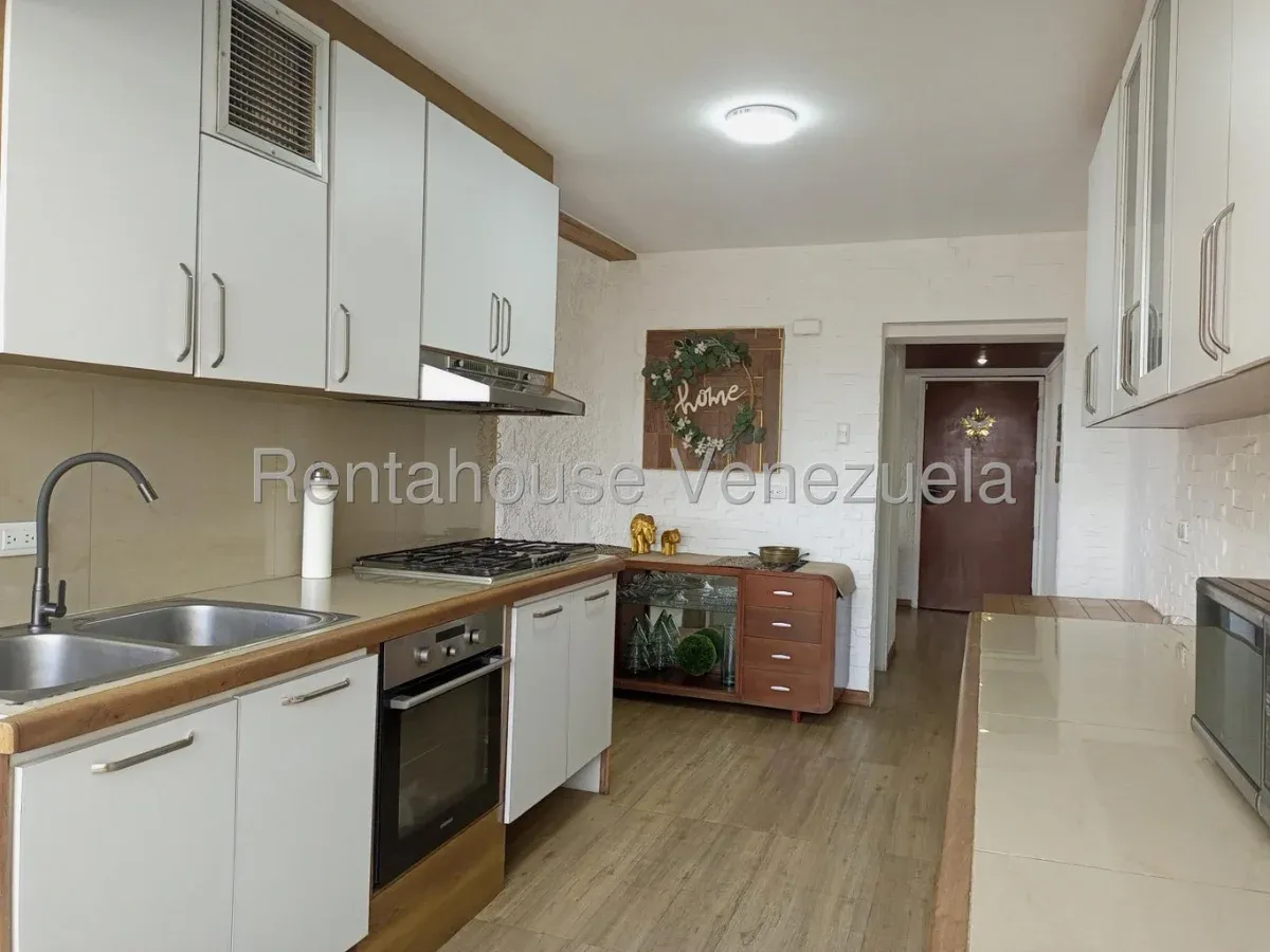 Apartamento en La Lago: seguridad, comodidad y amplios espacios - 13
