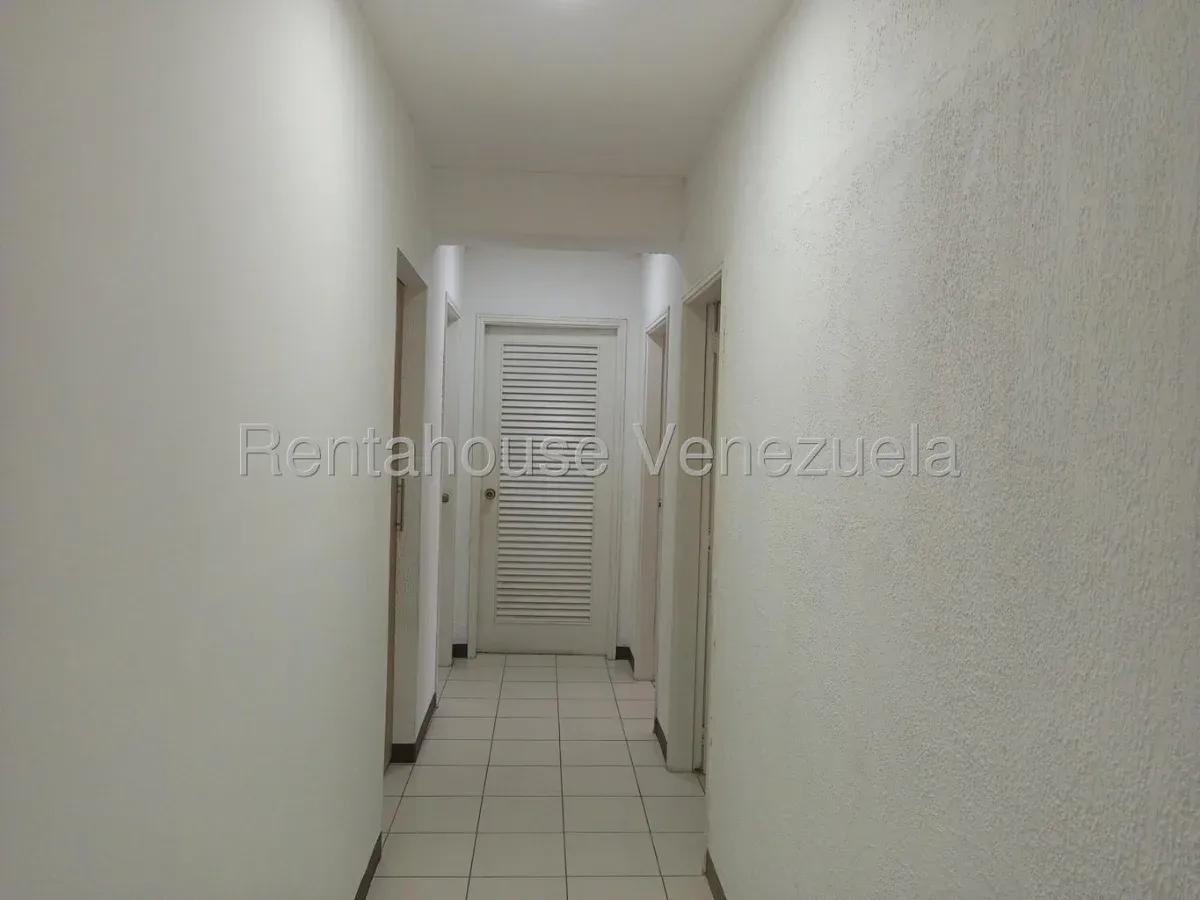 Apartamento en La Lago: seguridad, comodidad y amplios espacios - 15