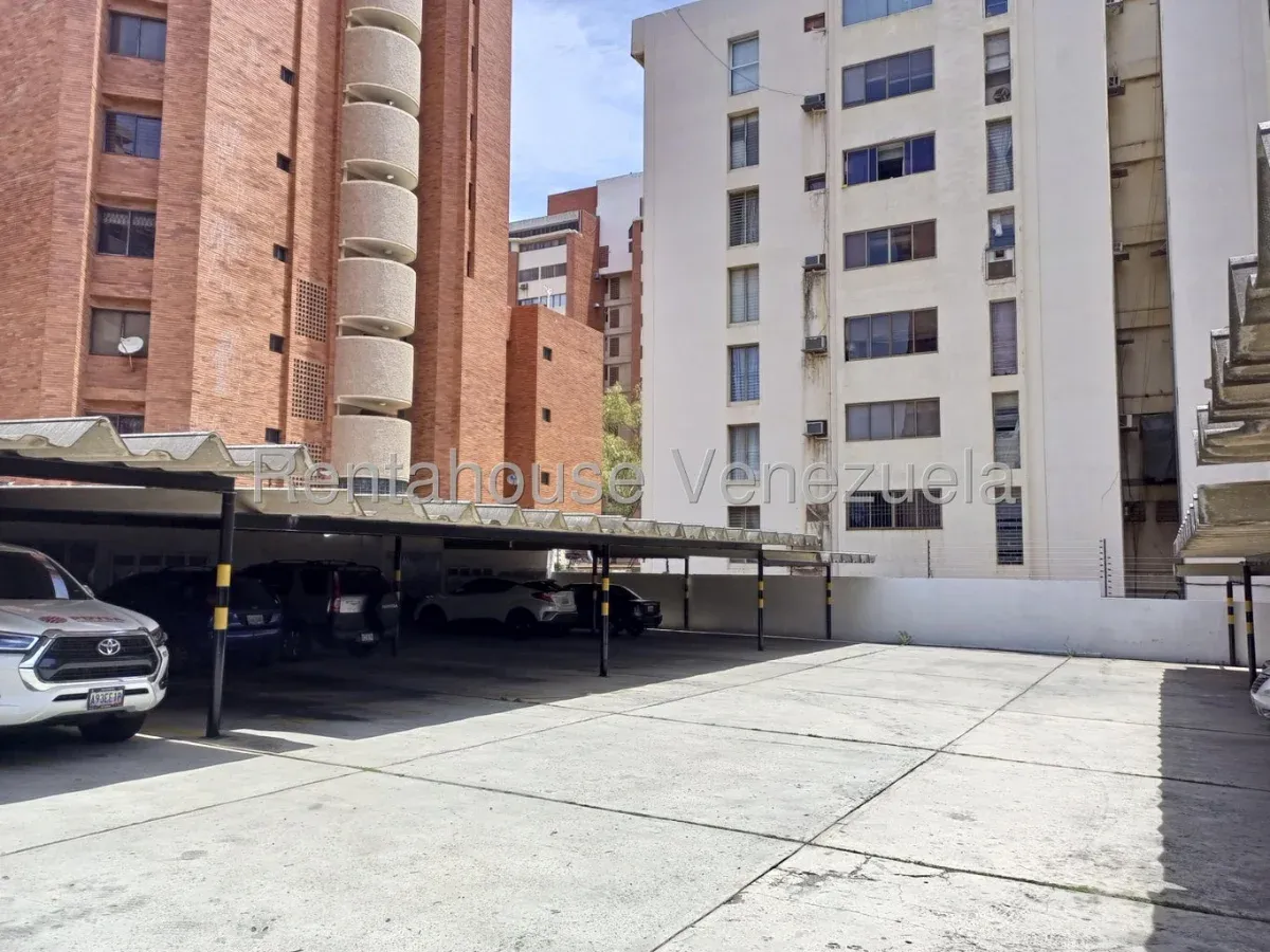 Apartamento en La Lago: seguridad, comodidad y amplios espacios - 20
