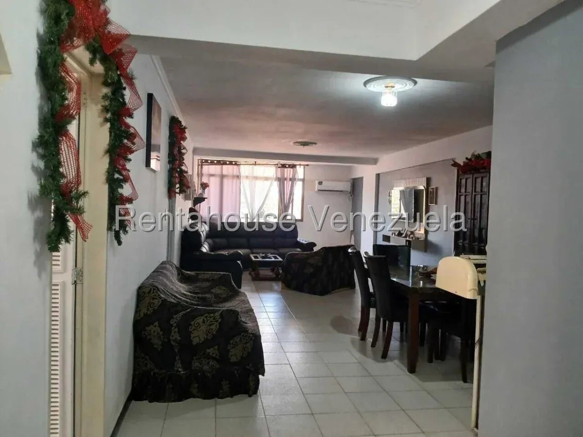 Cómodo Apartamento En VENTA En Cecilio Acosta - 3