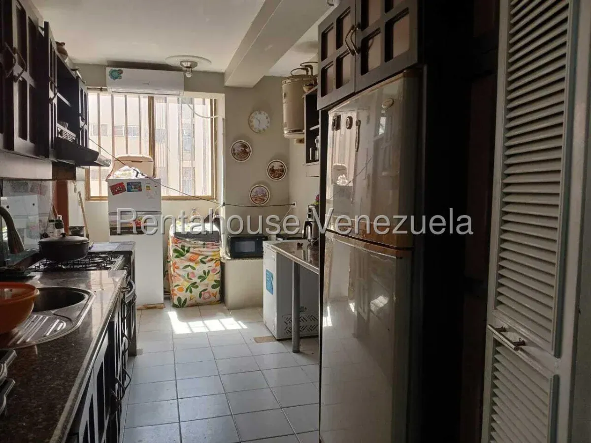 Cómodo Apartamento En VENTA En Cecilio Acosta - 12