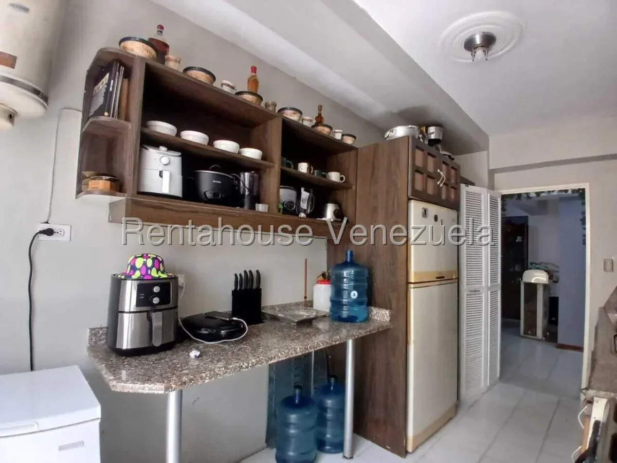 Cómodo Apartamento En VENTA En Cecilio Acosta - 13