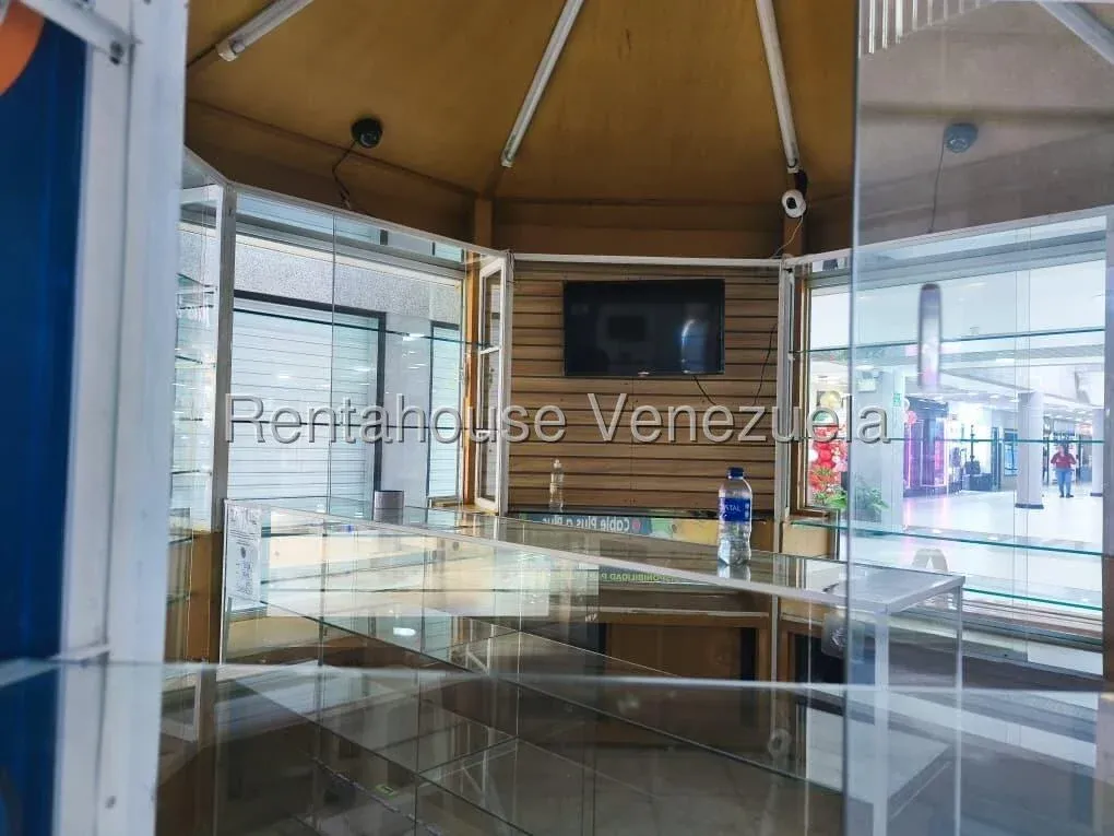 Local Comercial En ALQUILER En C.C Lago Mall  - 13