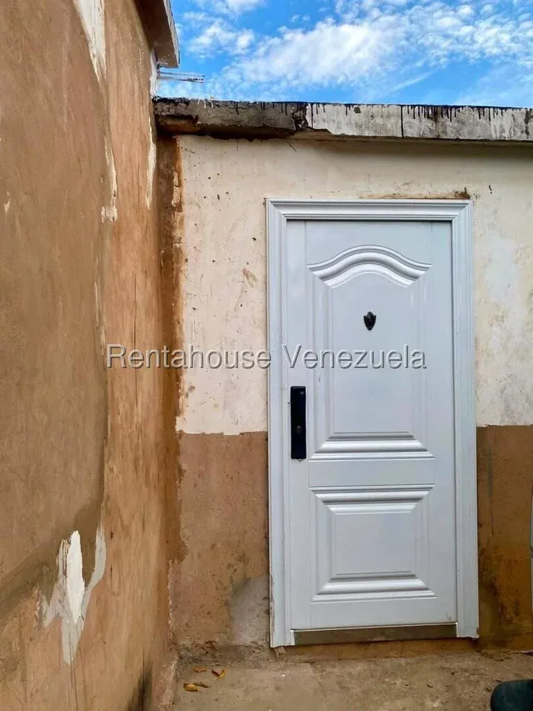 Casa Con Galpón En VENTA En Manzanillo - 8