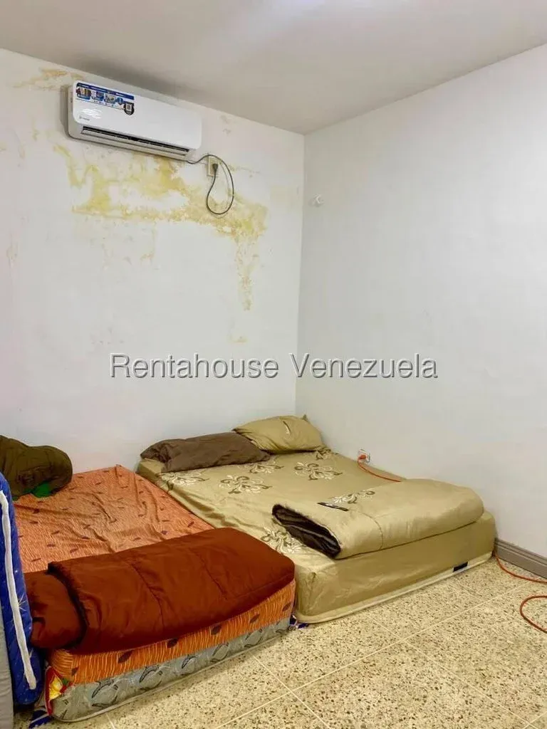 Casa Con Galpón En VENTA En Manzanillo - 11