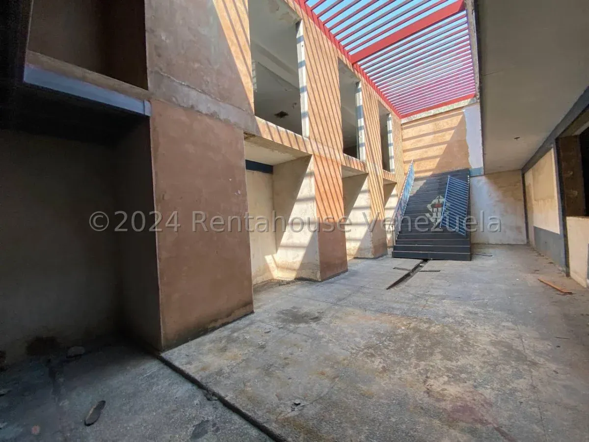 Local Comercial En Gris En ALQUILER En Calle 72 - 17