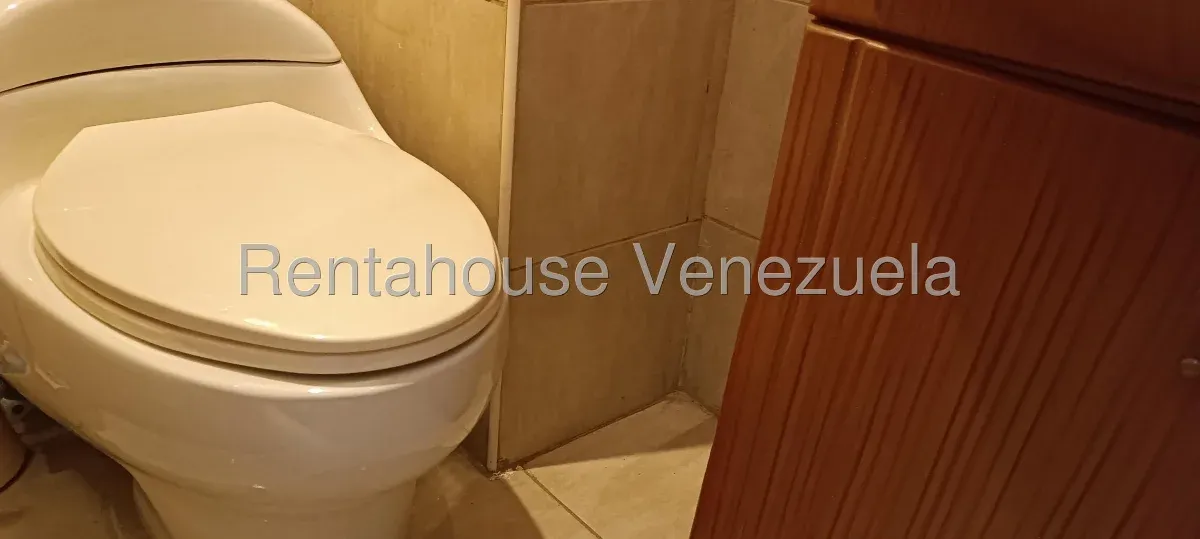 Bello TownHouse En Venta En Av. El Milagro - 2
