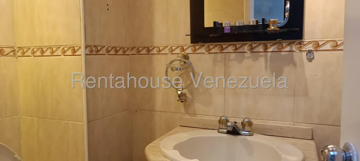 Bello TownHouse En Venta En Av. El Milagro - 3