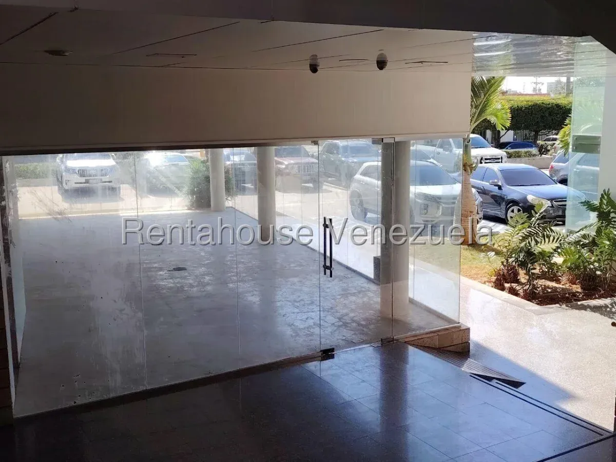 Amplio Local Comercial En Venta En La Lago - 5