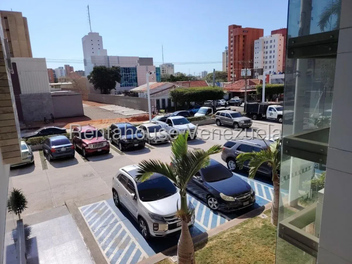 Amplio Local Comercial En Venta En La Lago - 18