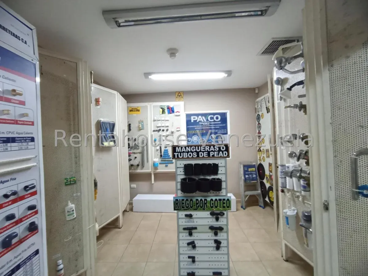 Casa Comercial con Galpón y Oficinas Equipadas en Tierra Negra - 2