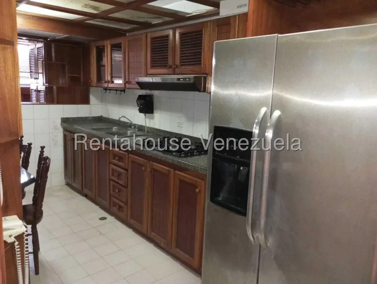 Amplio Apartamento en venta en Calle 72 con Estudio Privado - 17