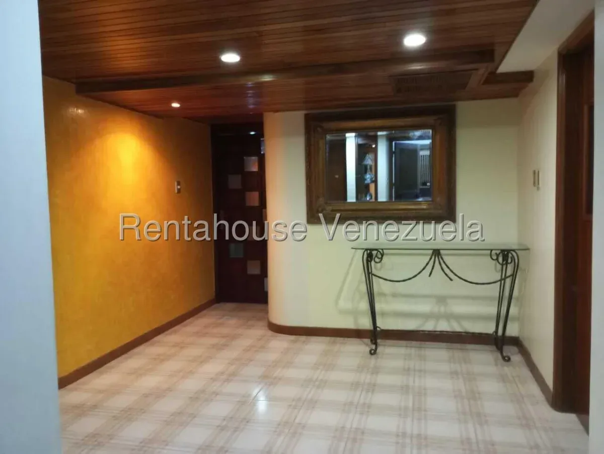 Amplio Apartamento en venta en Calle 72 con Estudio Privado - 20