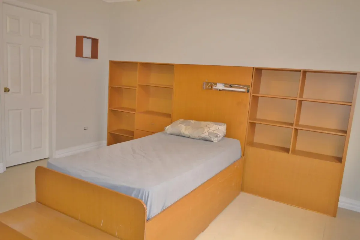 Espaciosa casa amoblada con piscina en Venta en Monte Claro - 17