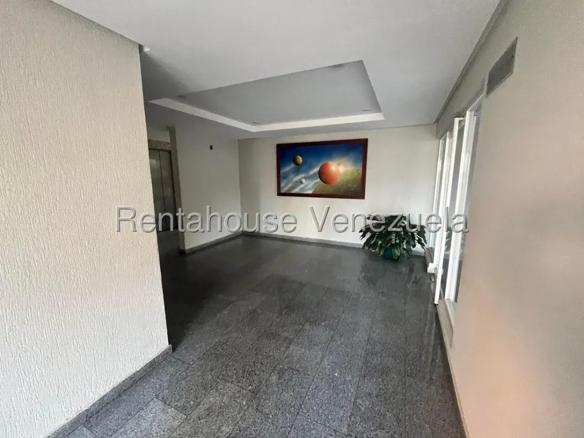 Apartamento Totalmente Actualizado En ALQUILER En La Lago - 19
