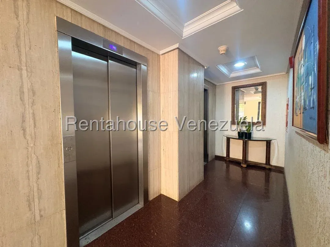 Bello Apartamento En VENTA En Av. El Milagro - 2