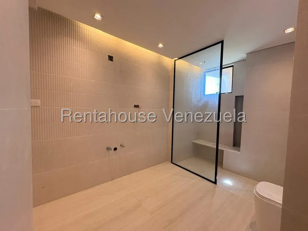 Bello Apartamento En VENTA En Av. El Milagro - 17